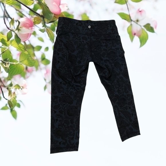 Lululemon Wunder Under Paisley Capri Size 6 - Picture 4 of 7